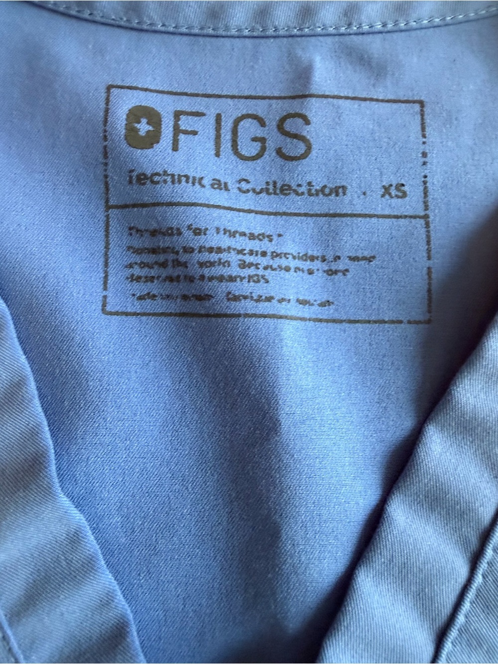 3 FIGS Woman's Technical Collection Scrub Top Size XS Pink Lilac Blue Uniform - Picture 7 of 16